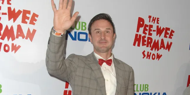 Inilah Detail Lengkap Pertunangan David Arquette - McLarty