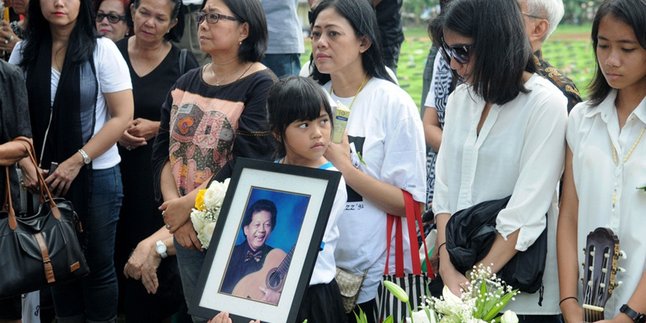 Inilah Foto Manggung Terakhir Musisi Jazz Ireng Maulana