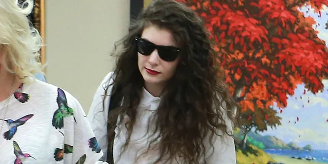 Inilah Kiat Lorde Atasi Canggung di Atas Panggung