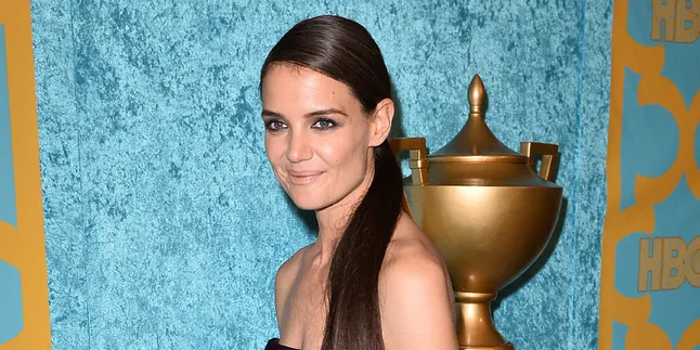 Inilah Sepatu Kesayangan Katie Holmes, Cantik Banget!