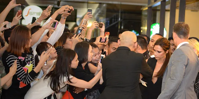 Inilah Usaha Wita Dapatkan Tanda Tangan Victoria Beckham