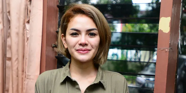 Injak Umur 31 Tahun, Nikita Mirzani Tetap Menikmati Kesendirian Injak Umur 31 Tahun, Nikita Mirzani Tetap Menikmati Kesendirian
