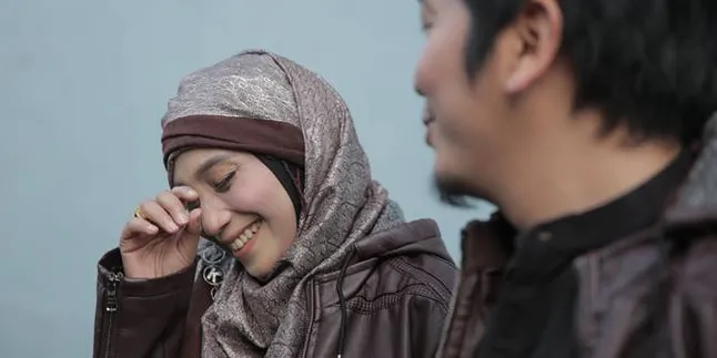 Inka Christie Suka Lupa Sudah Menikah, Suami Pernah Didorong dari Kasur Inka Christie Suka Lupa Sudah Menikah, Suami Pernah Didorong dari Kasur