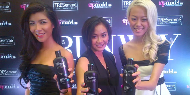 Inovasi TRESemmé, Anti Ketombe & Anti Rontok dalam 1 Botol