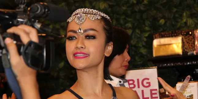 Internet Indonesia Terancam 'Kiamat', Ini Tanggapan Julia Perez Internet Indonesia Terancam 'Kiamat', Ini Tanggapan Julia Perez