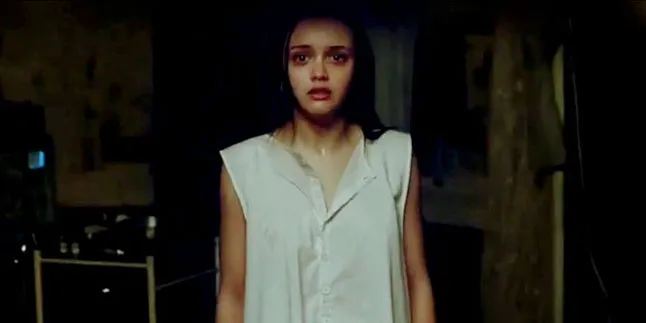 Intip Trailer Horor Mencekam 'THE QUITE ONES' di Sini! Intip Trailer Horor Mencekam 'THE QUITE ONES' di Sini!