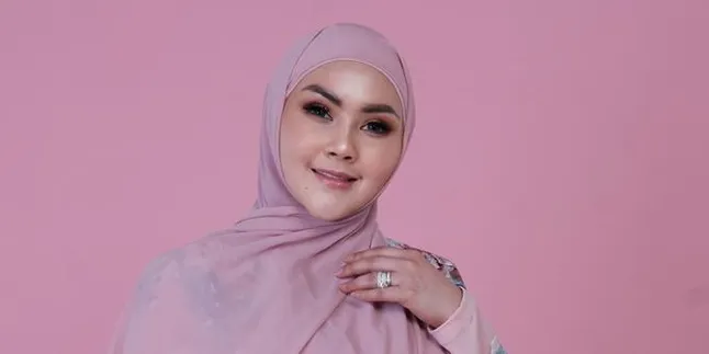 Intropeksi Diri, Cara Ade Fitrie Kirana Memaknai Momen Hari Ulang Tahun