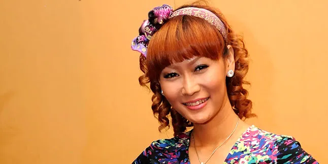 Inul Daratista Latih Anak Puasa Setengah Hari