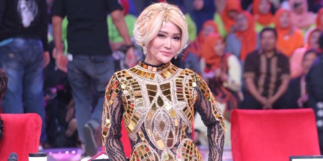 Inul Daratista Plays Tik Tok with Children and Husband, Portrait of Adam Suseno Attracts Attention