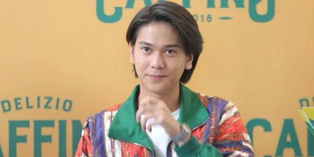 Iqbaal Ramadhan Ternyata Bersahabat dengan Bintang Film 'MULAN' Iqbaal Ramadhan Ternyata Bersahabat dengan Bintang Film 'MULAN'