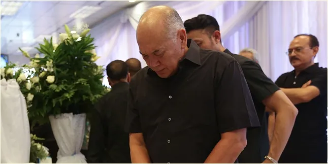 Ireng Maulana Selalu Bilang Ingin Meninggal Saat Main Musik Ireng Maulana Selalu Bilang Ingin Meninggal Saat Main Musik