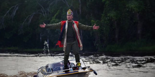 Irfan Hakim Releases 30 Arowana Fish in Lake Sentarum, Receives Warm Welcome from the Dayak Tribe