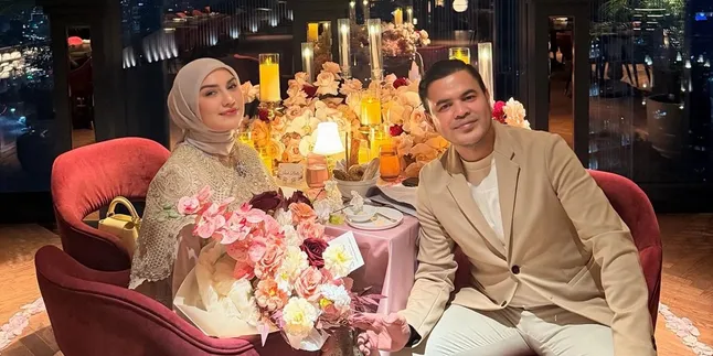 Irish Bella dan Suami Pilih Dinner Romantis Rayakan Anniversary Pertama, Sweet Banget Irish Bella dan Suami Pilih Dinner Romantis Rayakan Anniversary Pertama, Sweet Banget