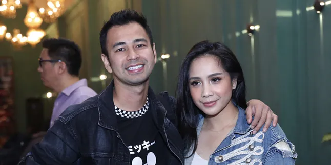 Iseng! Raffi Ahmad Posting Foto Nagita Slavina Saat Tidur Menganga Iseng! Raffi Ahmad Posting Foto Nagita Slavina Saat Tidur Menganga