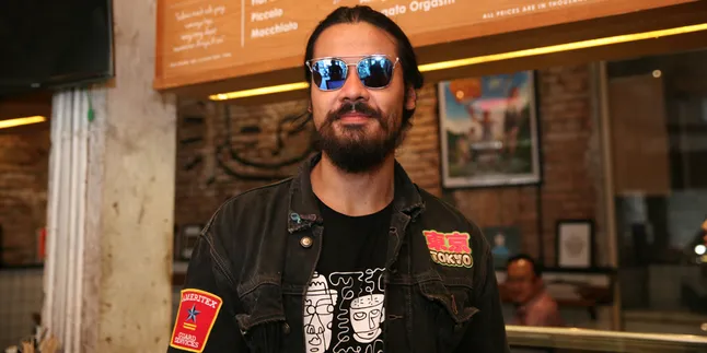 Isi Soundtrack 'FILOSOFI KOPI 2', Chicco Jerikho Bakal Terjun Bermusik?