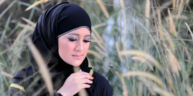 Istri Almarhum Uje Harus Jalani Perawatan Hingga Tiga Hari Istri Almarhum Uje Harus Jalani Perawatan Hingga Tiga Hari