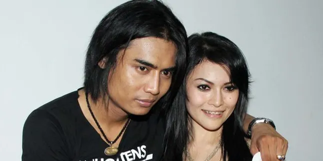 Istri Hamil 3 Bulan, Charly Terkejut