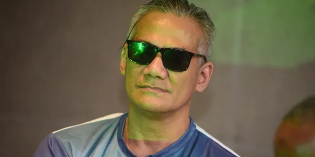 Istri Membaik Dari Kanker, Tio Pakusadewo Sangat Sayang