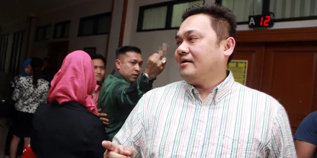 Istri Pejabat Ini Siap Polisikan Farhat Abbas Istri Pejabat Ini Siap Polisikan Farhat Abbas