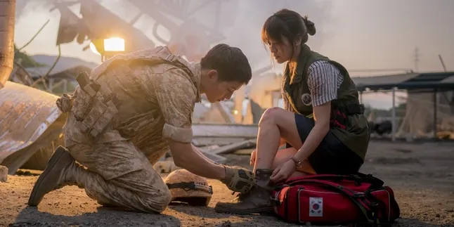 Isu Ending 'Descendants of the Sun' Beredar Luas di Website Cina Isu Ending 'Descendants of the Sun' Beredar Luas di Website Cina