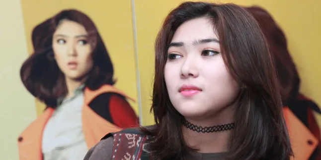 Isyana Sarasvati, Bersyukur Bisa Kumpul Keluarga di Bulan Ramadan Isyana Sarasvati, Bersyukur Bisa Kumpul Keluarga di Bulan Ramadan