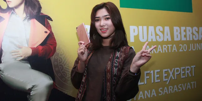 Isyana Sarasvati Bicara Soal Selfie & Menurunkan Berat Badan Isyana Sarasvati Bicara Soal Selfie & Menurunkan Berat Badan