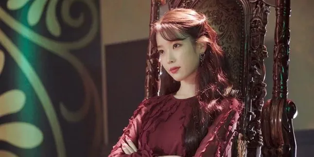IU Bakal Gelar Konser 'Love, Poem' di Jakarta pada Desember Mendatang IU Bakal Gelar Konser 'Love, Poem' di Jakarta pada Desember Mendatang