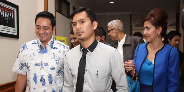 Ivan Fadilla Sebut 'Laki-Laki Itu' Untuk PIL Venna Melinda Ivan Fadilla Sebut 'Laki-Laki Itu' Untuk PIL Venna Melinda