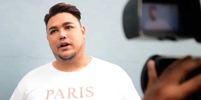 Ivan Gunawan Akui Sedih Melihat Ayu Ting Ting Dibully Haters Ivan Gunawan Akui Sedih Melihat Ayu Ting Ting Dibully Haters