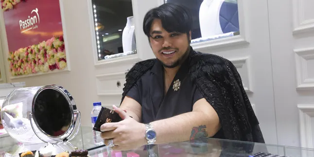 Ivan Gunawan Bikin Cincin Berlian Mewah Senilai Rp 22 Juta