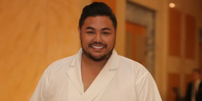 Ivan Gunawan Gelar Fashion Show Tanpa Penonton, Ungkap Trend Warna Saat Ini