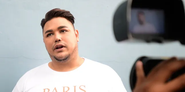 Ivan Gunawan Poles Kontestan KDI Yang Diusir Iis Dahlia, Hasilnya Bikin Melongo Ivan Gunawan Poles Kontestan KDI Yang Diusir Iis Dahlia, Hasilnya Bikin Melongo