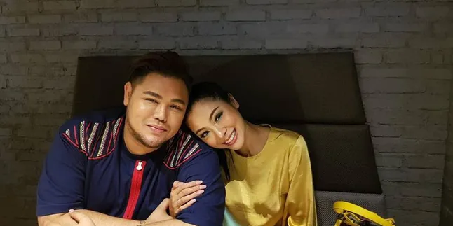 Ivan Gunawan Ungkap Kisah Pertemuan Pertamanya Dengan Faye Malisorn Ivan Gunawan Ungkap Kisah Pertemuan Pertamanya Dengan Faye Malisorn