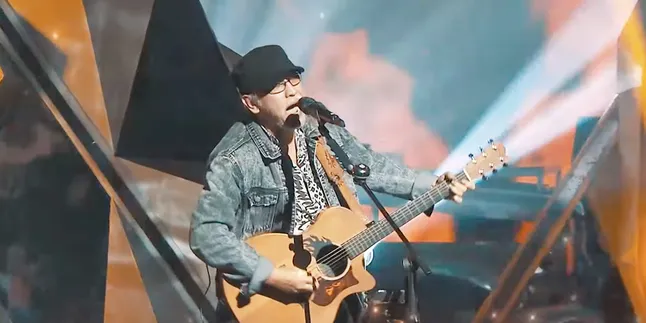 Iwan Fals Goyang Asyik di Konser Kemenangan D'Star 2019
