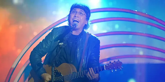 Iwan Fals Tak Takut Lagi Bawakan Lagu Ciptaan Erros Djarot