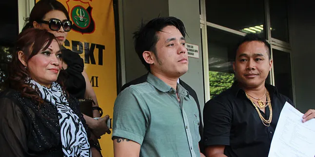 Izzhy Audiagla Bantah Pernah Pacaran Dengan Nova