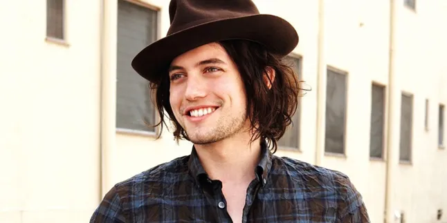 Jackson Rathbone Pamer Tato Unik di Tubuh! Jackson Rathbone Pamer Tato Unik di Tubuh!