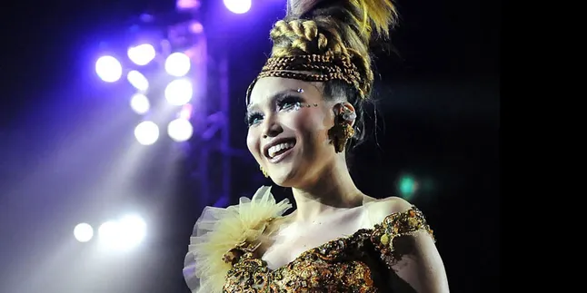 Jadi Ibu, Ayu Ting Ting Pertahankan Korean Style