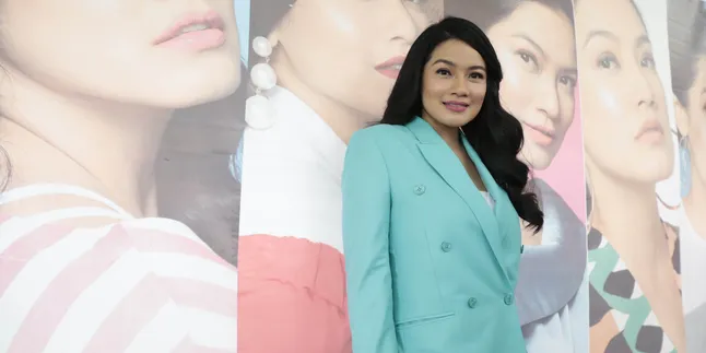 Jadi Ibu Dua Anak, Titi Kamal Merasa Repot Sekaligus Bahagia