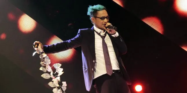 Jadi Joker, Isa Raja Tinggalkan Scarf-nya