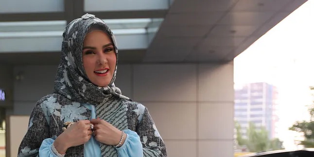 Jadi Juri Fashion, Angel Lelga Akui Gampang-Gampang Susah