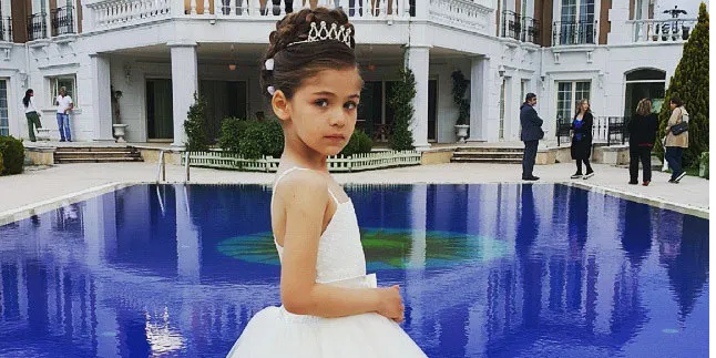 Jadi Korban Kerumunan Fans di Bandara, Pemain 'Elif' Tak Nyaman Jadi Korban Kerumunan Fans di Bandara, Pemain 'Elif' Tak Nyaman