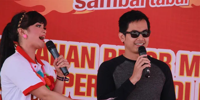 Jadi MC, Sheza Idris Duet Bareng Kakak Ipar Jadi MC, Sheza Idris Duet Bareng Kakak Ipar
