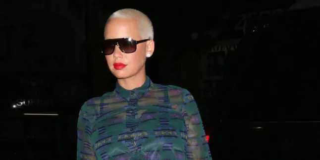 Jadi Model di NYFW, Amber Rose Tak Pakai Celana Dalam