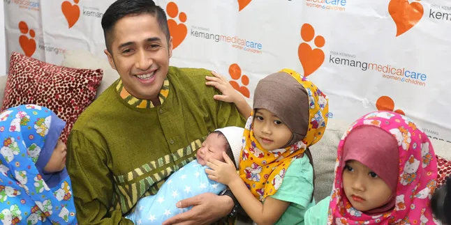 Jadi Presenter Gosip, Irfan Hakim Dijauhi Teman Seprofesi Jadi Presenter Gosip, Irfan Hakim Dijauhi Teman Seprofesi