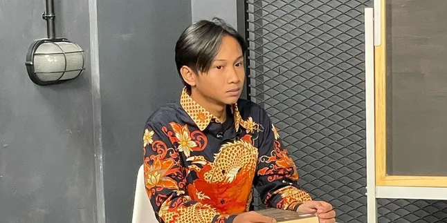 Jadi Rebutan para Perempuan untuk Diajak Foto, Fajar Sadboy Malah Malu