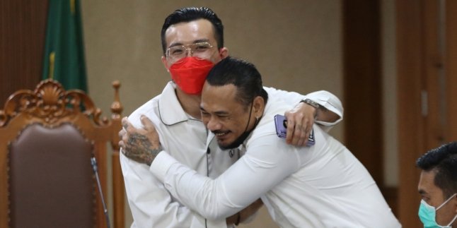 Becoming a Witness for Jerinx SID's Case, Doctor Tirta Reveals Conversations with Adam Deni