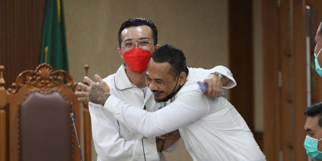 Being a Witness to Ease Jerinx SID, Doctor Tirta Admits Being Extorted Rp 80 Million by Adam Deni