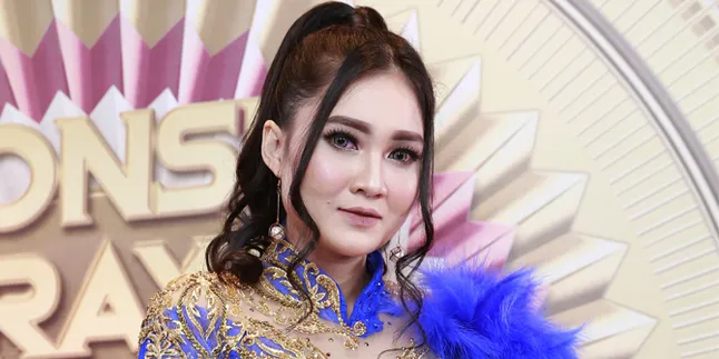 Bisa Bertahan di Panggung Hiburan, Ini Yang Harus Dimiliki Menurut Nella Kharisma