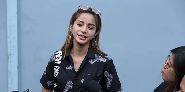 Jadi Single Fighter, Begini Cara Kirana Larasati Asuh Buah Hati Jadi Single Fighter, Begini Cara Kirana Larasati Asuh Buah Hati